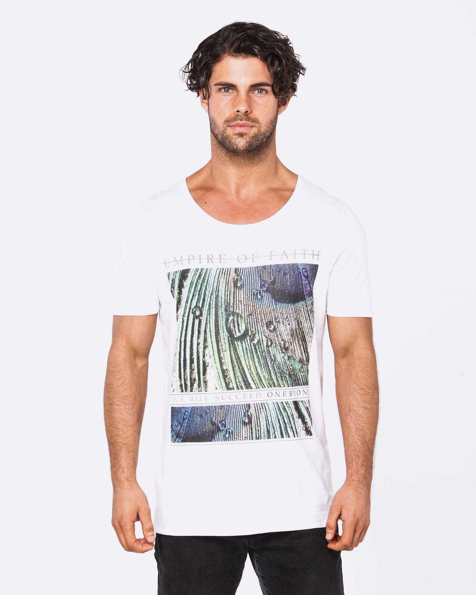 PEACOCK WHITE TEE