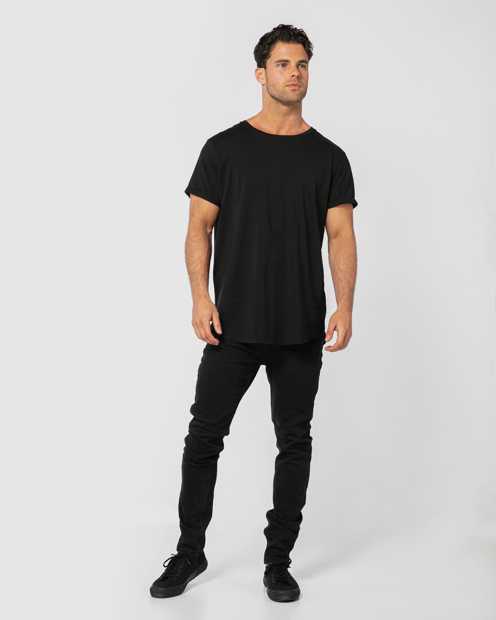 SIGNATURE BLACK TEE