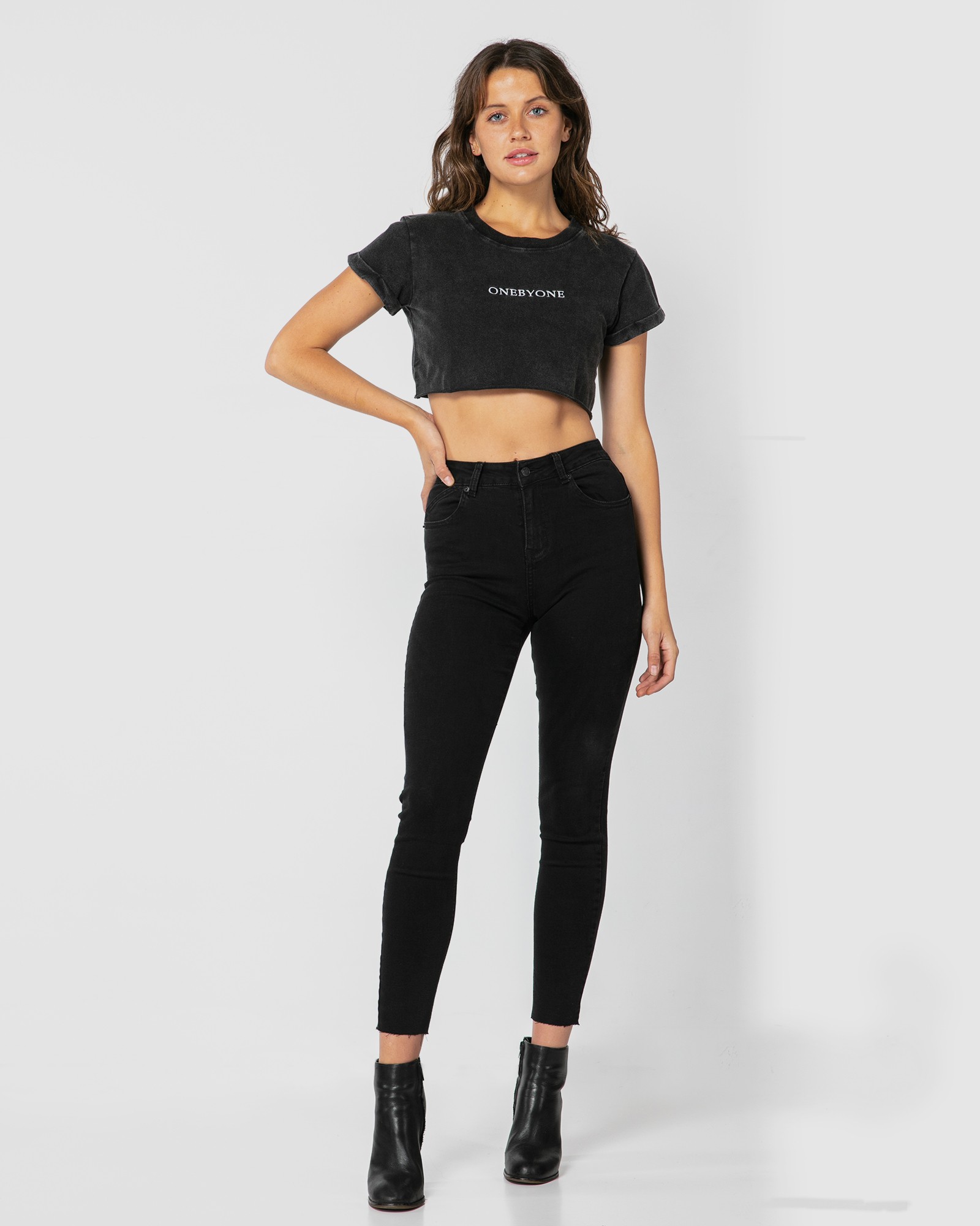 ALEXIS BLACK JEANS