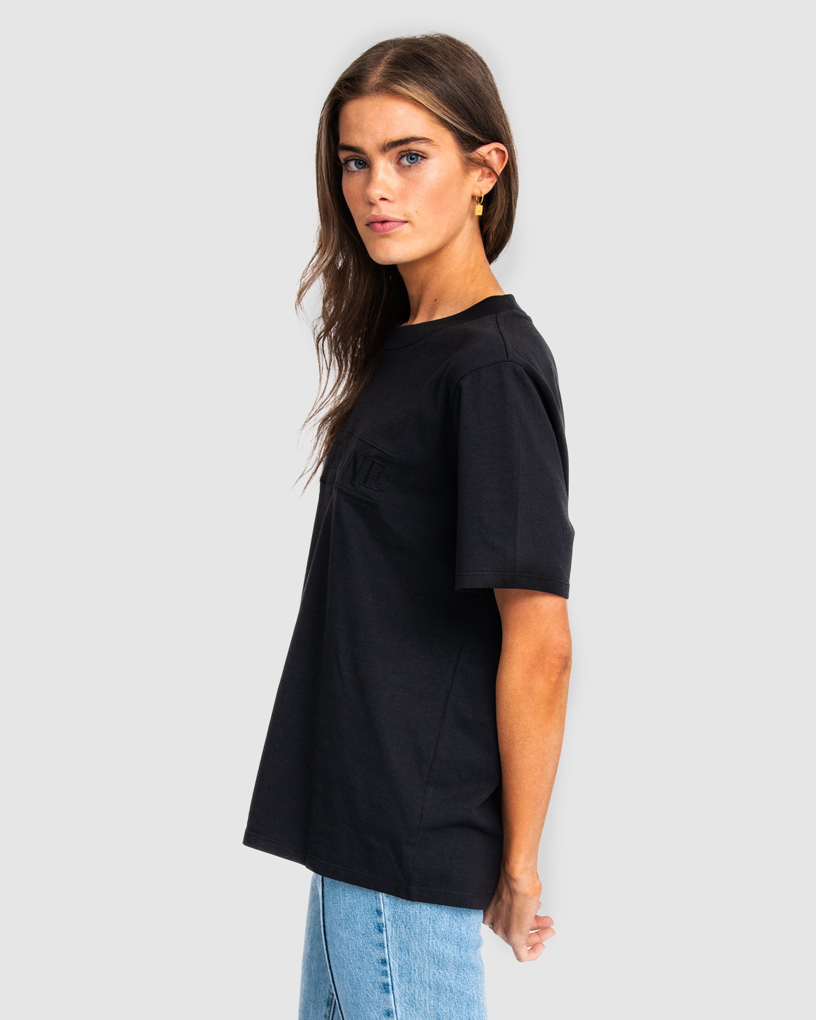AURORA BLACK TEE
