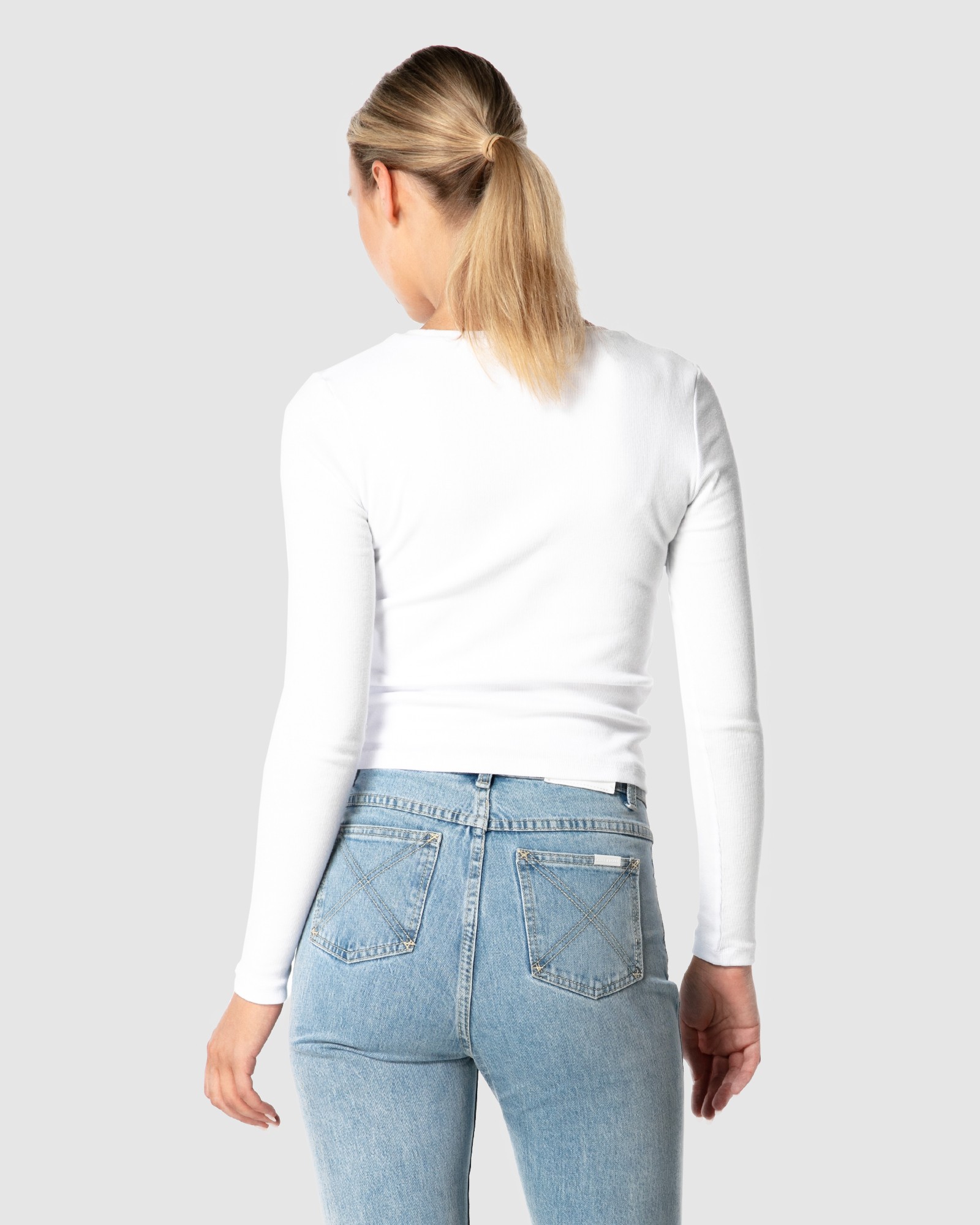 CLASSIC WHITE LONGSLEEVE TEE